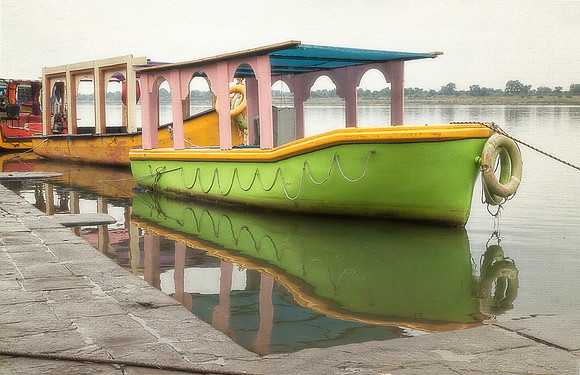 Boats on Namada txtrd_MG_9953