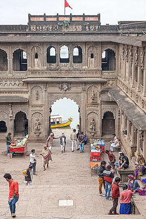 Maheshwar courtyard_MG_9937