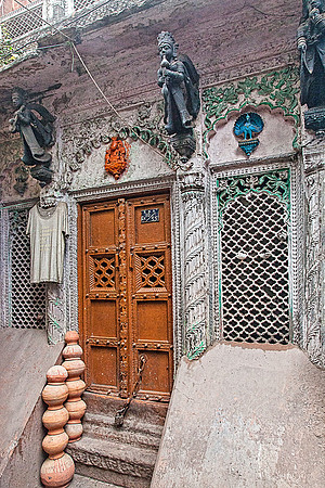Doorway, Varanasi_MG_9092