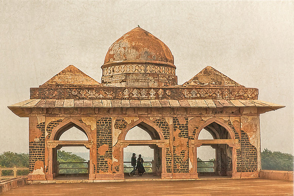 Jhaz Mahal arches with vista textured_MG_9880