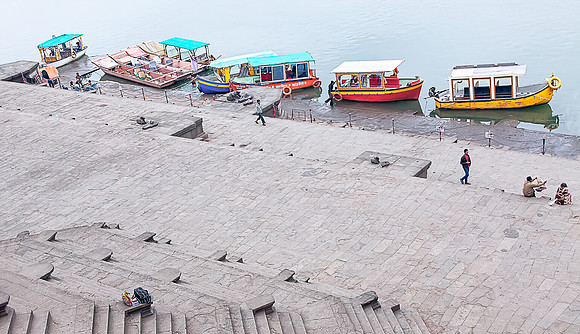 Ghats of Namada with boats_MG_9943