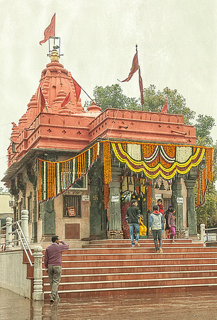 Ujjain temple in rain_MG9782