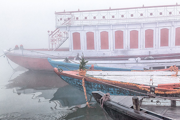 garlanded boats in fog_MG_9032