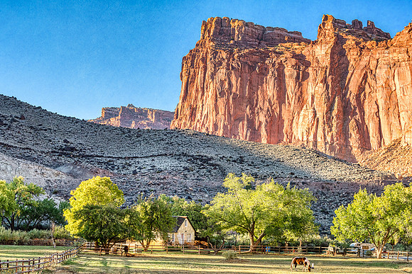 Farm and red rocks_DSC2999