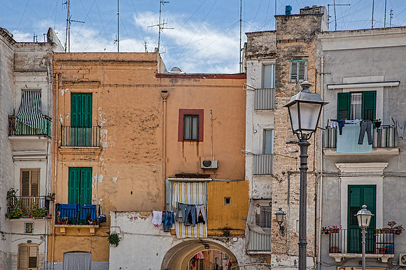 Balconies and laundry Bari_MG_7983