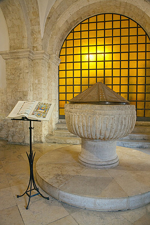 Font interior, St. Nicholas Bari_MG_7965