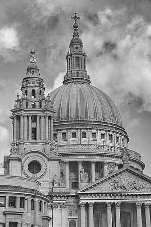 StPaul's dome London_B&W_MG_4467